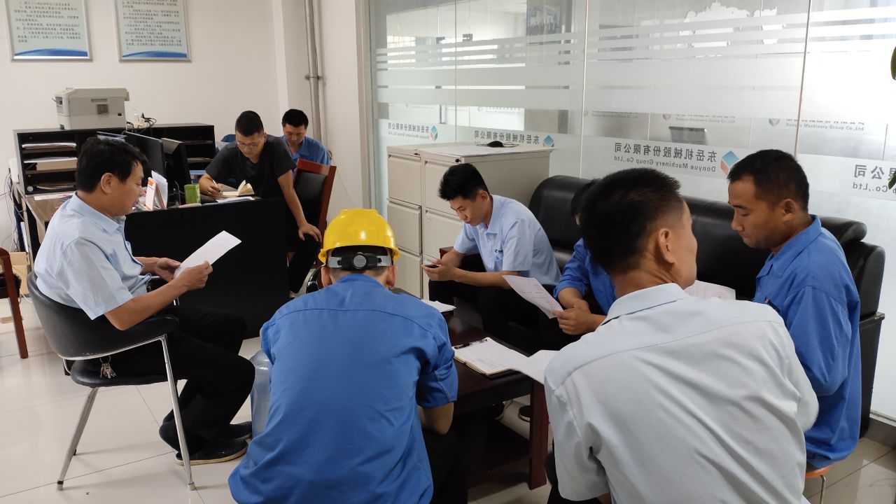 東岳機械安環(huán)外聯(lián)中心召開(kāi)防汛應急會(huì )議 東岳機械安環(huán)外聯(lián)中心召開(kāi)防汛應急會(huì )議